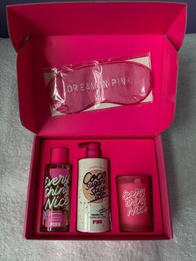 PINK Victoria's Secret Dream in Pink Gift Set - Bright Pink